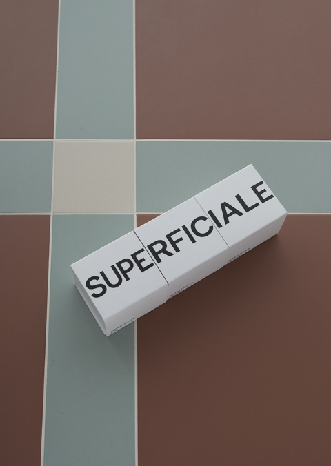 SUPERFICIALE Merchandising2026