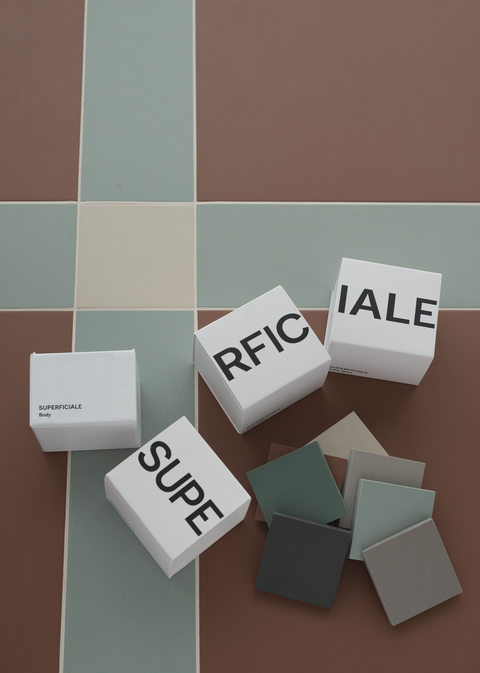 SUPERFICIALE Merchandising2026